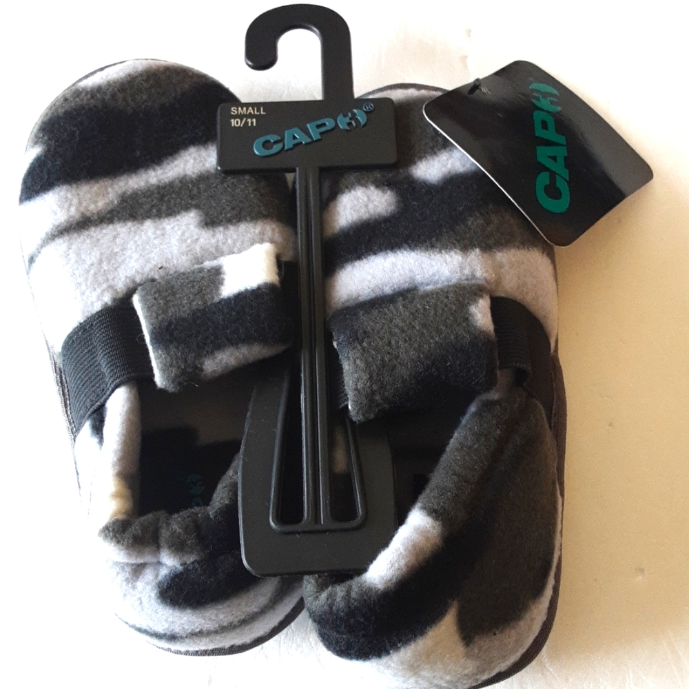NWT Cap3 Boys Camouflage Slippers Size 10/11